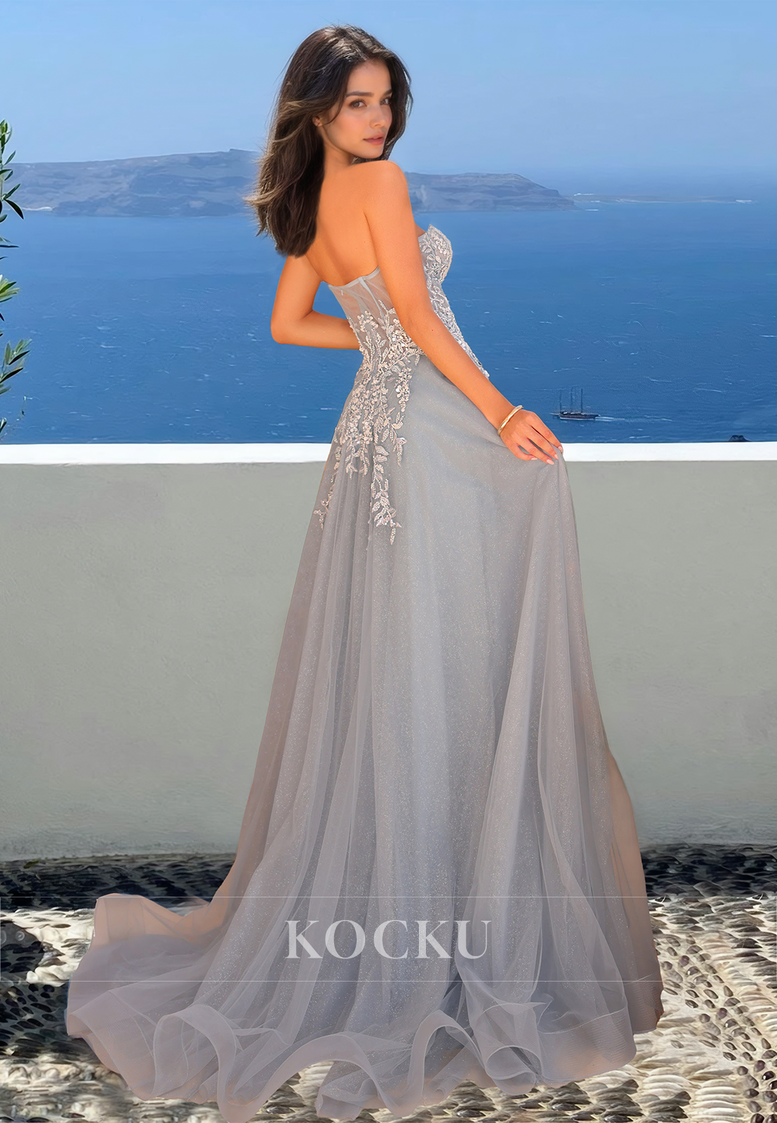 Charming A-Line Sweetheart Sleeveless Stripe Sheer Applique Lace Prom Formal Dress with Slit
