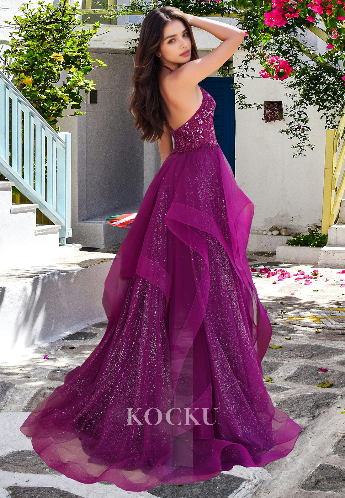 Striking Halter V-Neck Sleeveless A-Line Glitter Lace Party Prom Dress with Appliques