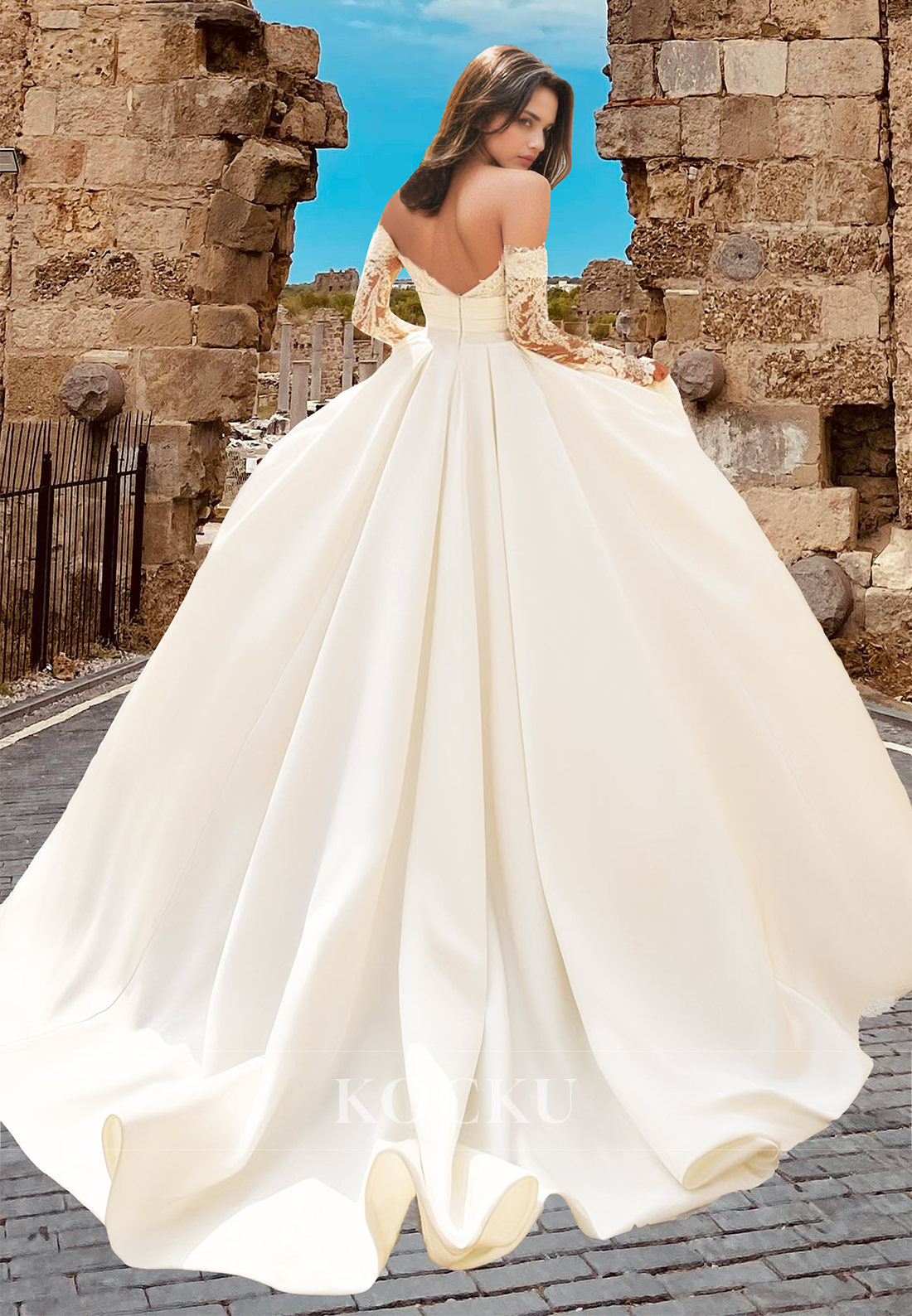 Elegant A-Line Long Sleeves Sweetheart Sweep Train Satin Wedding Dress with Appliques