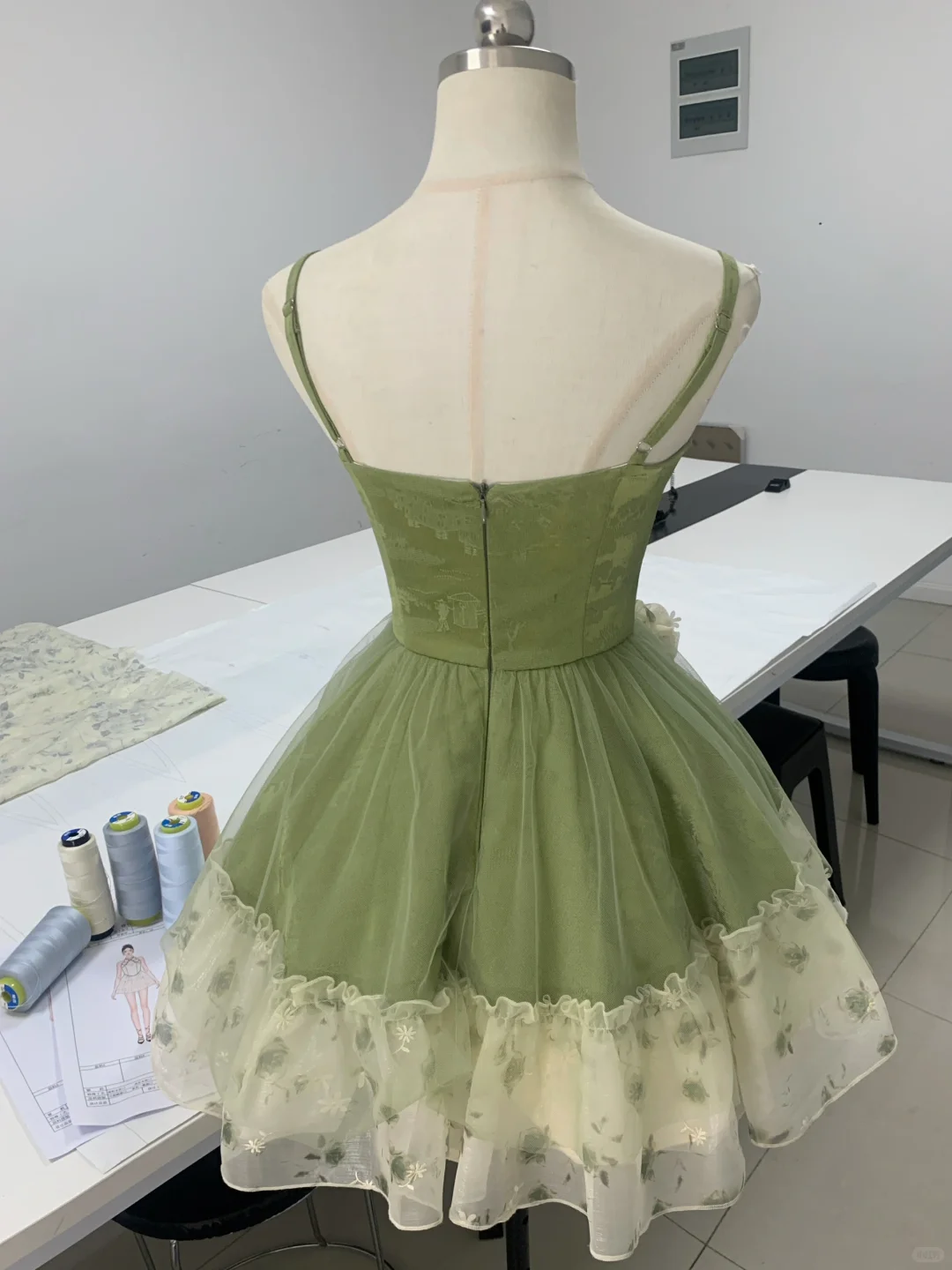 Pretty Green Spaghetti Straps Satin Tulle Short Birthday Outfits 8th Grade Homecoming Dress S904
