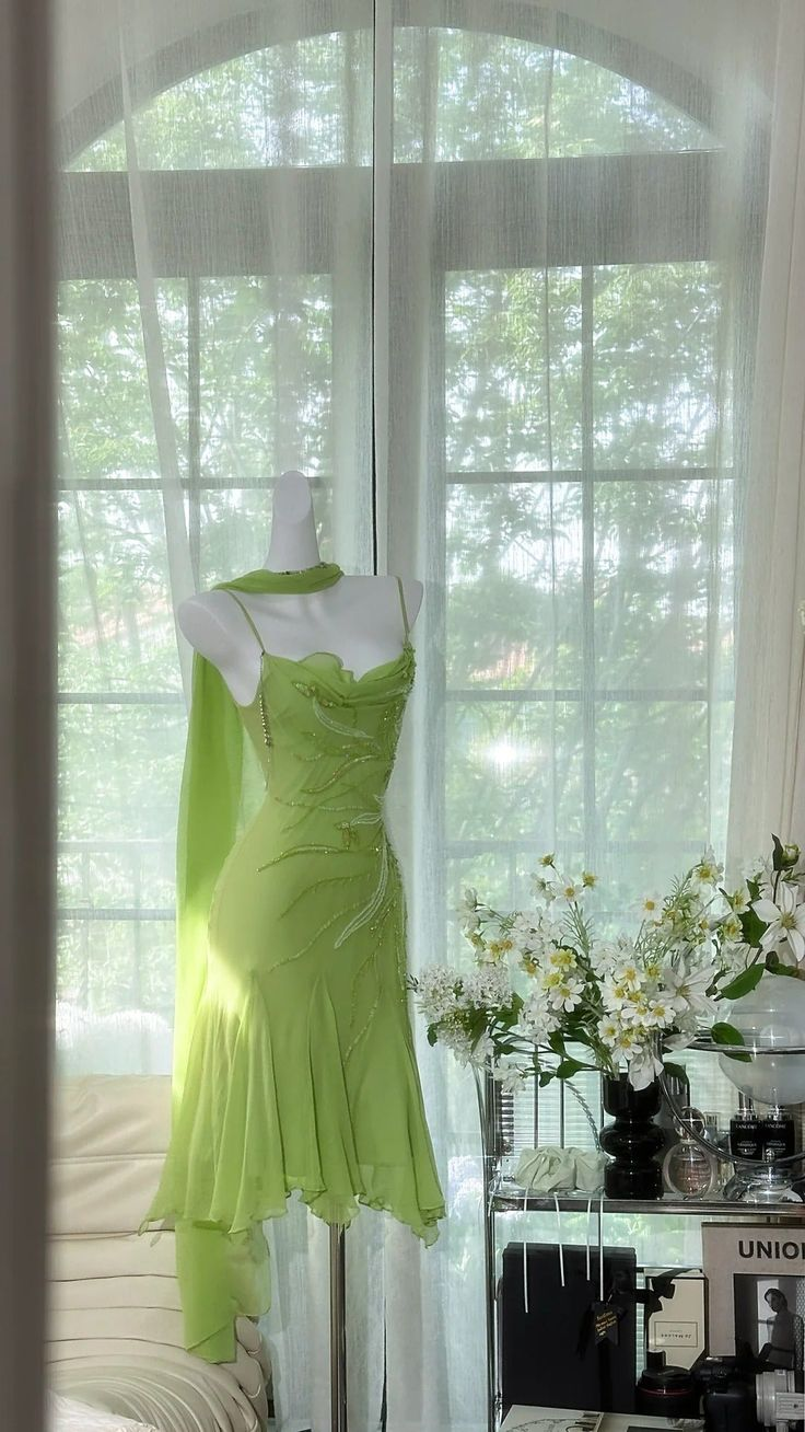 Elegant Spaghetti Straps Green Chiffon Beaded Short Party Dress Formal Homecoming Dress S677