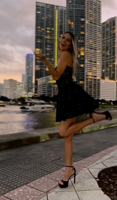 Pretty Spaghetti Straps Sweetheart Neck Sequin Black A Line Homecoming Dress Short Prom Dress D184