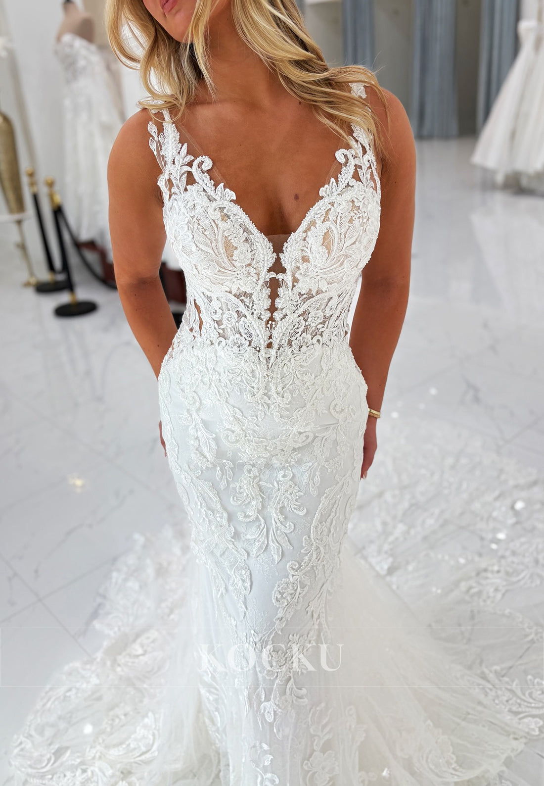 White Appliques Lace V-Neck Backless Mermaid Long Wedding Dress