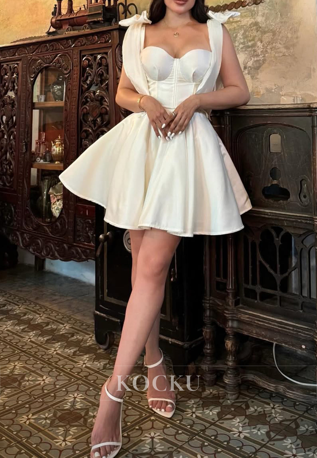 A-Line Bowknot Sweetheart Pleated Short Homecoming Dresses