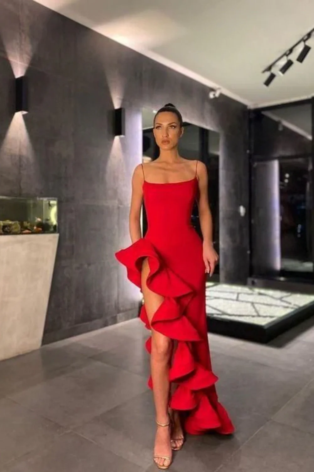 Chic Mermaid Scoop Neck Spaghetti Straps Satin Red Prom Dresses