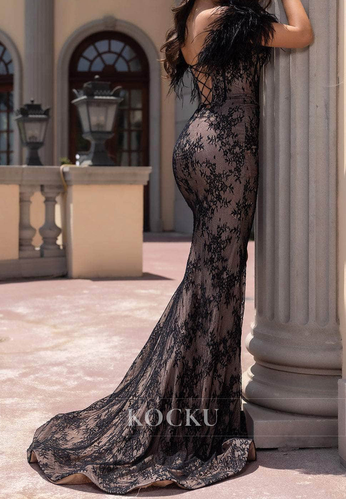 Off-Shoulder Mermaid Prom Dress Sleeveless Appliques Lace Feather Party Dress with Slit