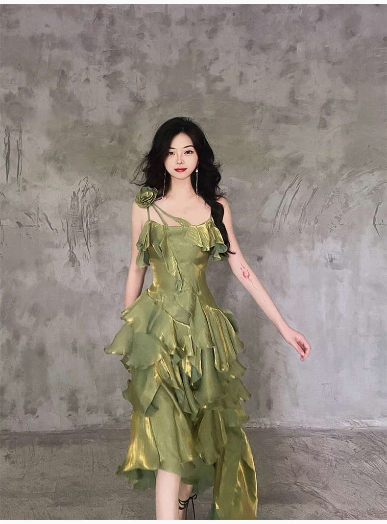 Pretty Irregular Ruffled Spaghetti Straps Green Prom Dresses With Detachable Rose Long Birthday Dress For Women