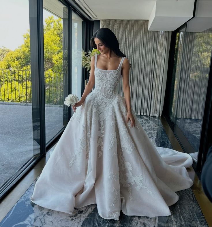 Pretty Wedding Dress Ball Gown Square Neck Lace White Wedding Dresses Bridal Gowns