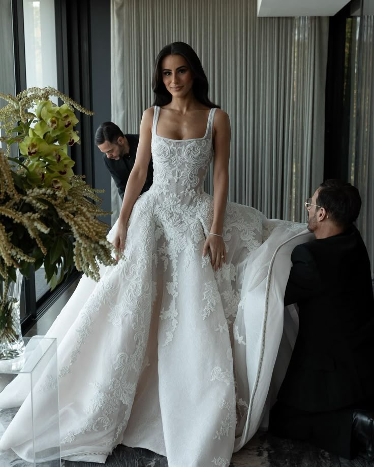 Pretty Wedding Dress Ball Gown Square Neck Lace White Wedding Dresses Bridal Gowns