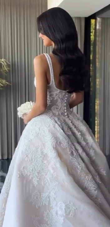 Pretty Wedding Dress Ball Gown Square Neck Lace White Wedding Dresses Bridal Gowns