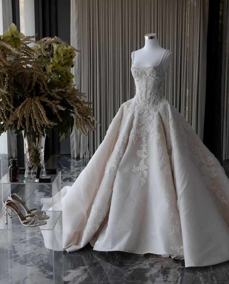 Rustic Wedding Dress Ball Gown Square Neck White Lace Tulle Long Wedding Dresses Summer Brides Dress Bridal Gowns