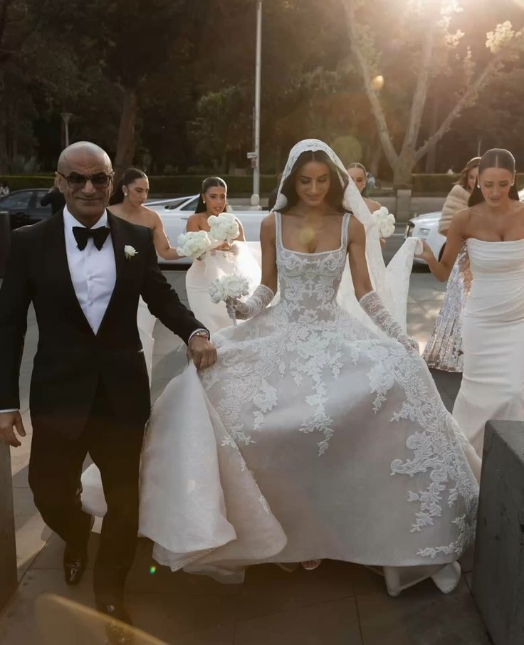 Rustic Wedding Dress Ball Gown Square Neck White Lace Tulle Long Wedding Dresses Summer Brides Dress Bridal Gowns