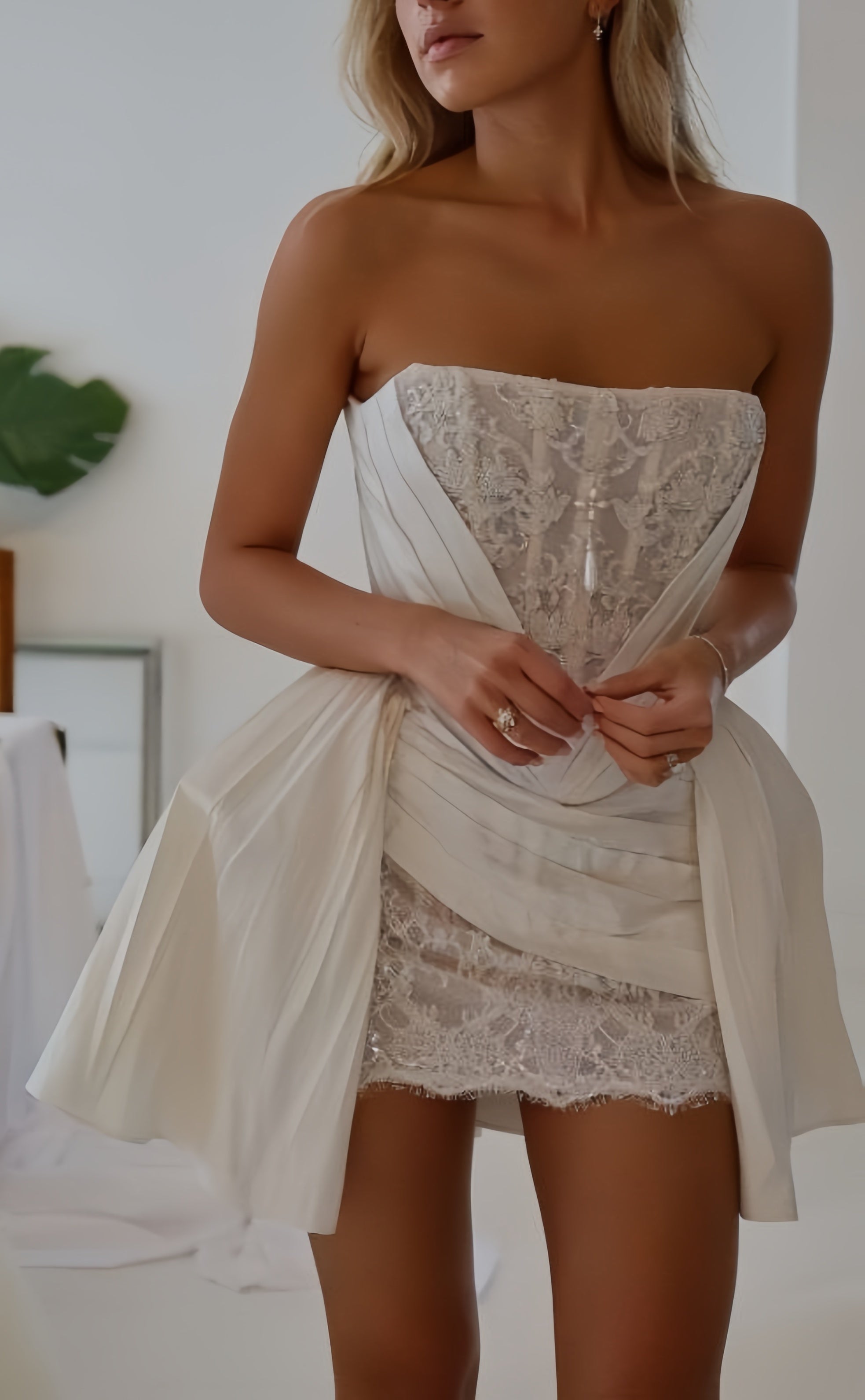 Strapless White Lace Wedding Dresses Mini Bridal Gown,