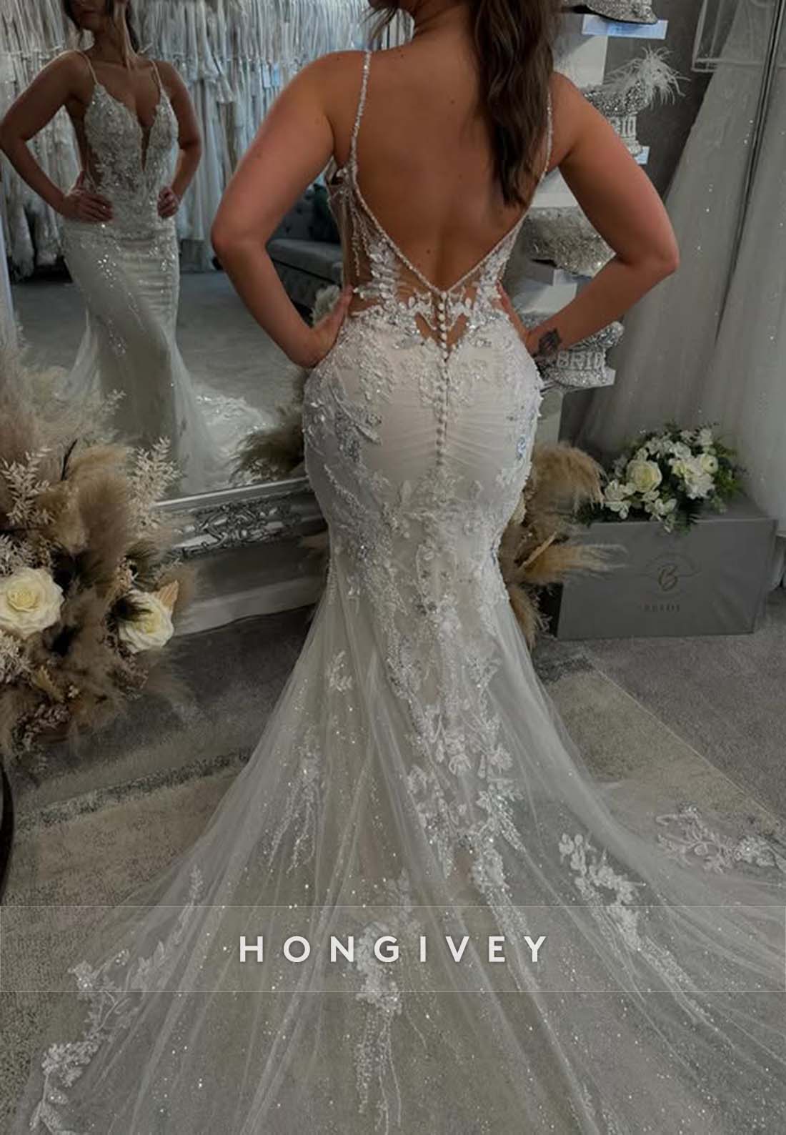 V Back Regular Straps Sleeveless Lace Tulle V Neck Chapel Train Wedding Dresses