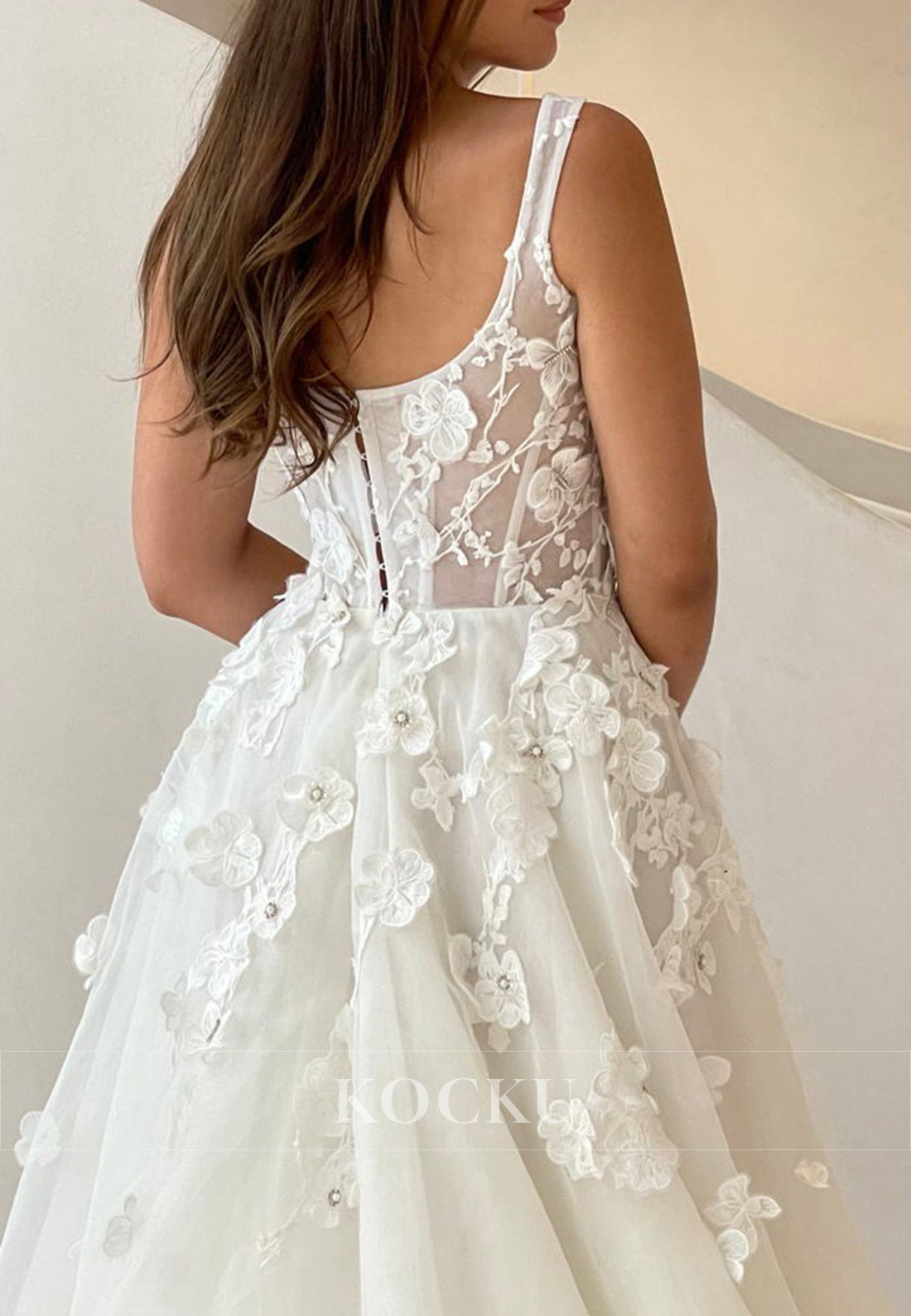 White Floral Appliques Square Neck Buttons-Up Ballgown Wedding Dress