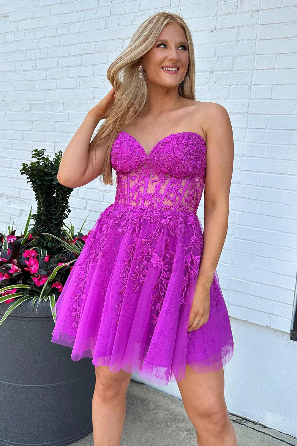 A-Line Strapless Lace Up Short Tulle Homecoming Dress with Appliques
