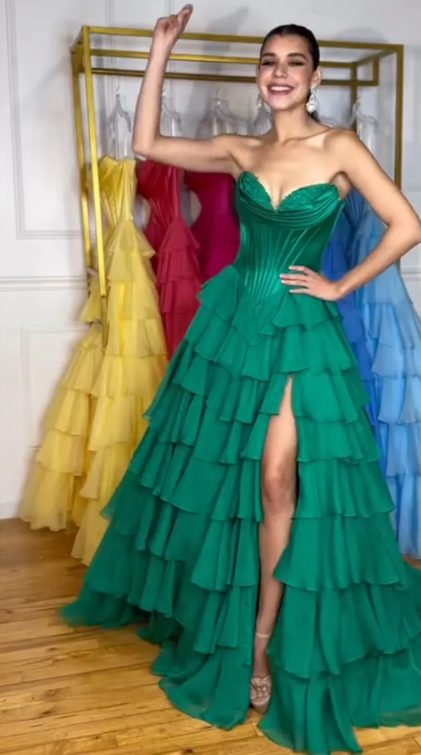 A-Line Sweetheart Sleeveless Floor-Length Pleated Lace Stripe Prom Dress with High Slit Formal Gown