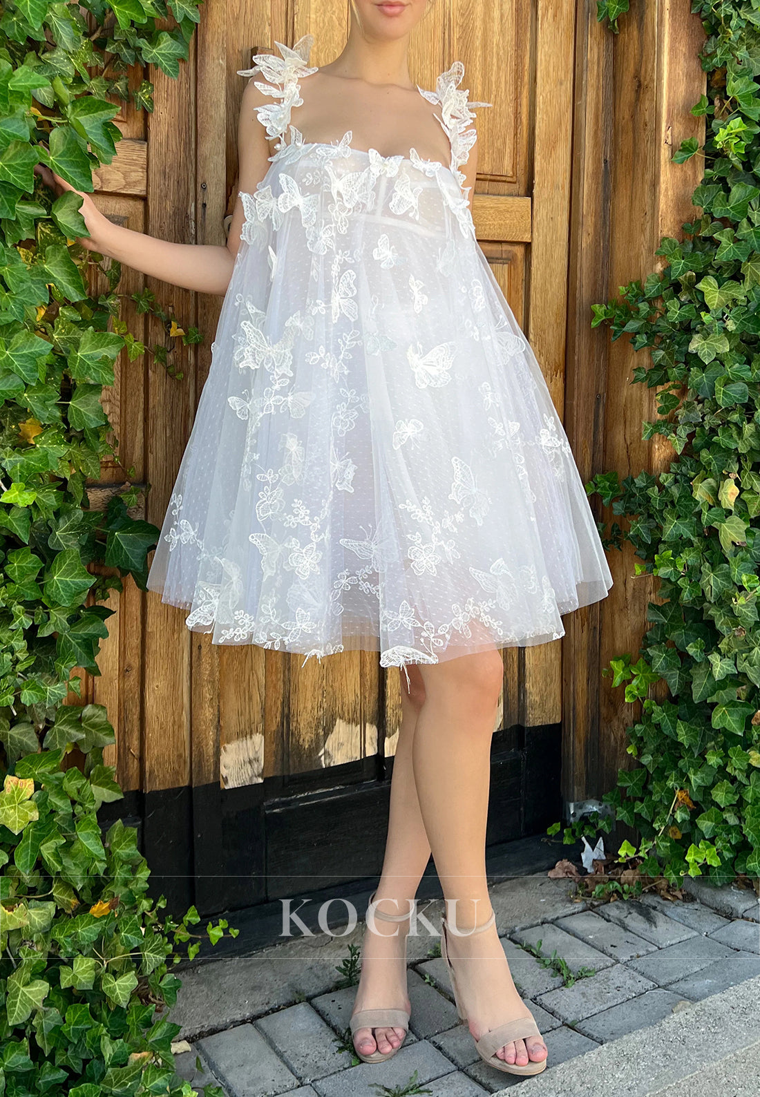 A-Line Spaghetti Straps White Tulle pearls Homecoming Dresses
