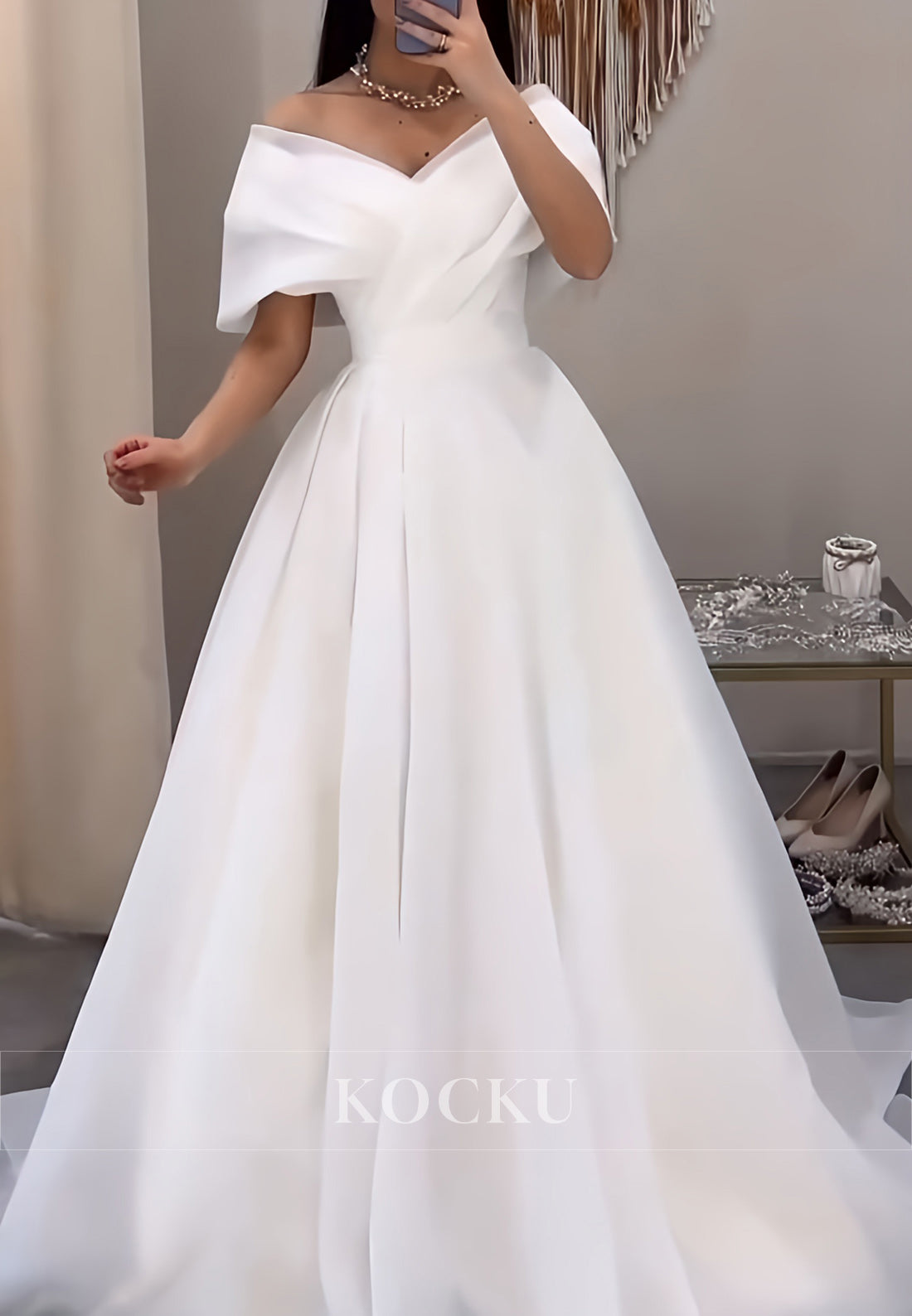 Elegant Off -Shoulder White Ball Gown Wedding Dress with Pleated Bodice