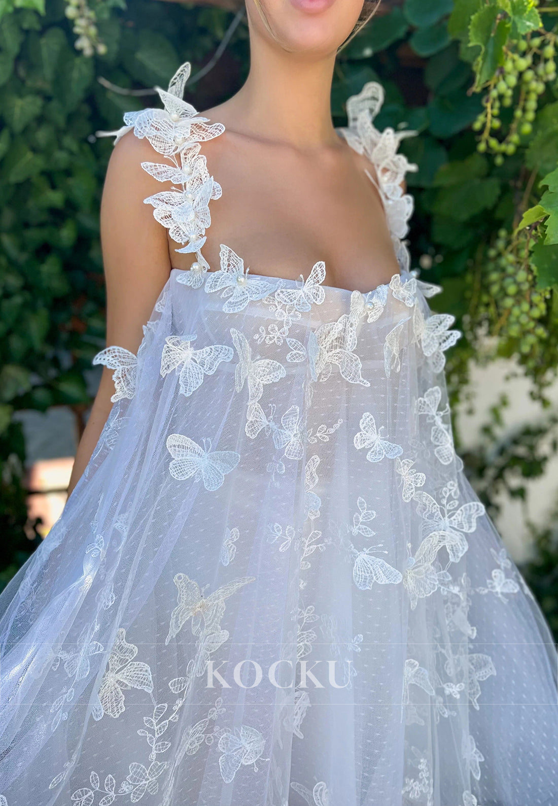 A-Line Spaghetti Straps White Tulle pearls Homecoming Dresses