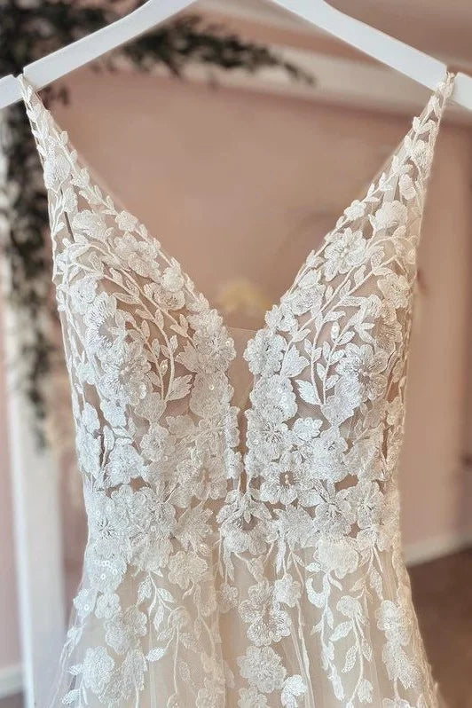 Spaghetti-Straps V-neck A-Line Backless Wedding Dress With Tulle Appliques Lace