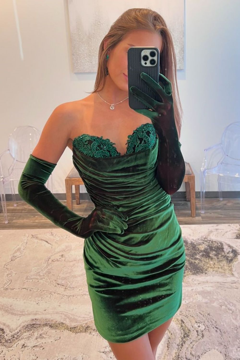 Dark Green Bodycon Sweetheart Short Velvet Homecoming Dress with Pleating