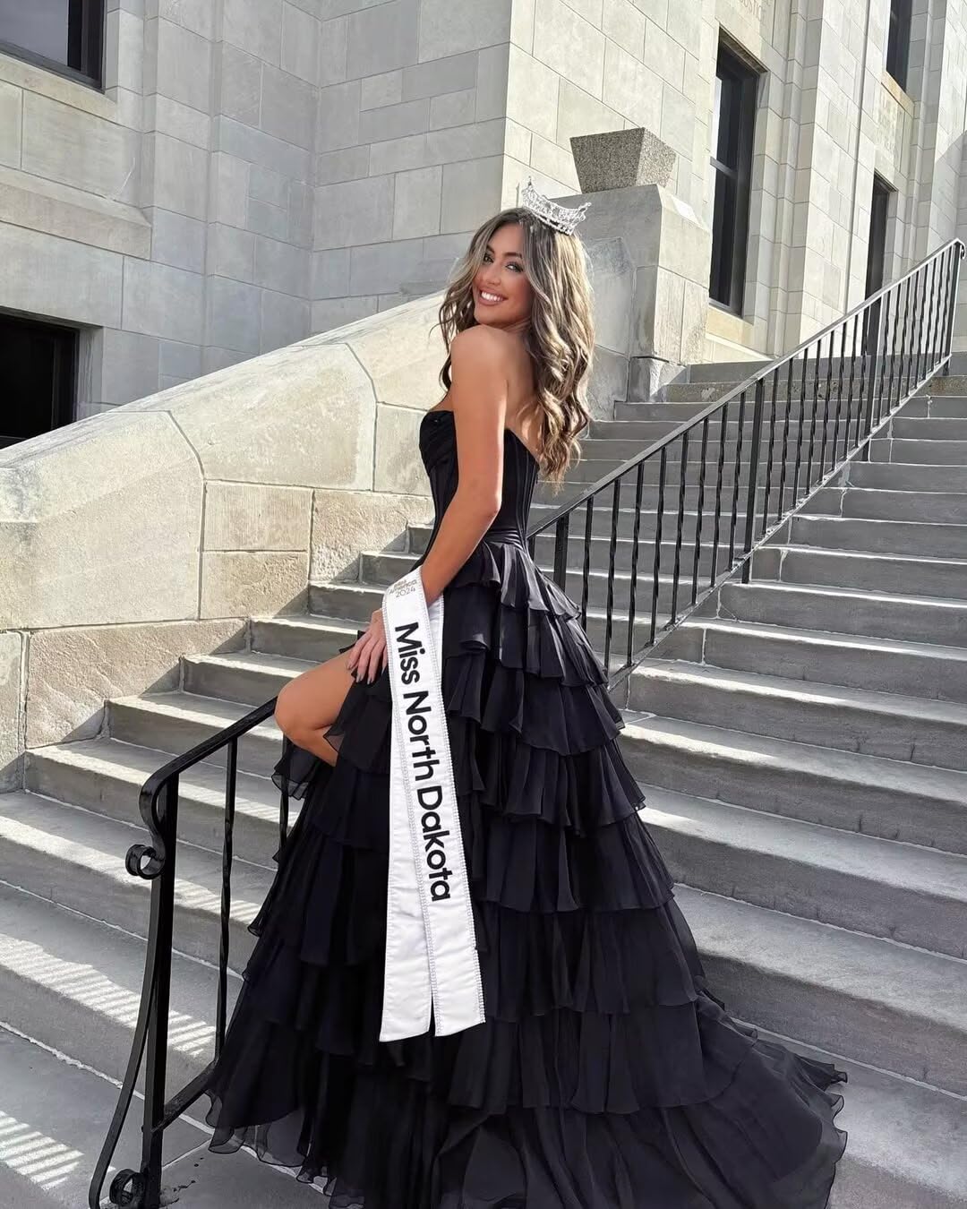 A-Line Sweetheart Sleeveless Floor-Length Pleated Lace Stripe Prom Dress with High Slit Formal Gown