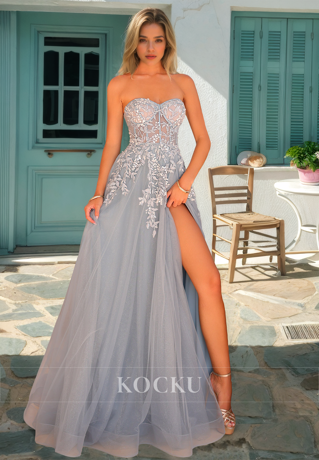Charming A-Line Sweetheart Sleeveless Stripe Sheer Applique Lace Prom Formal Dress with Slit