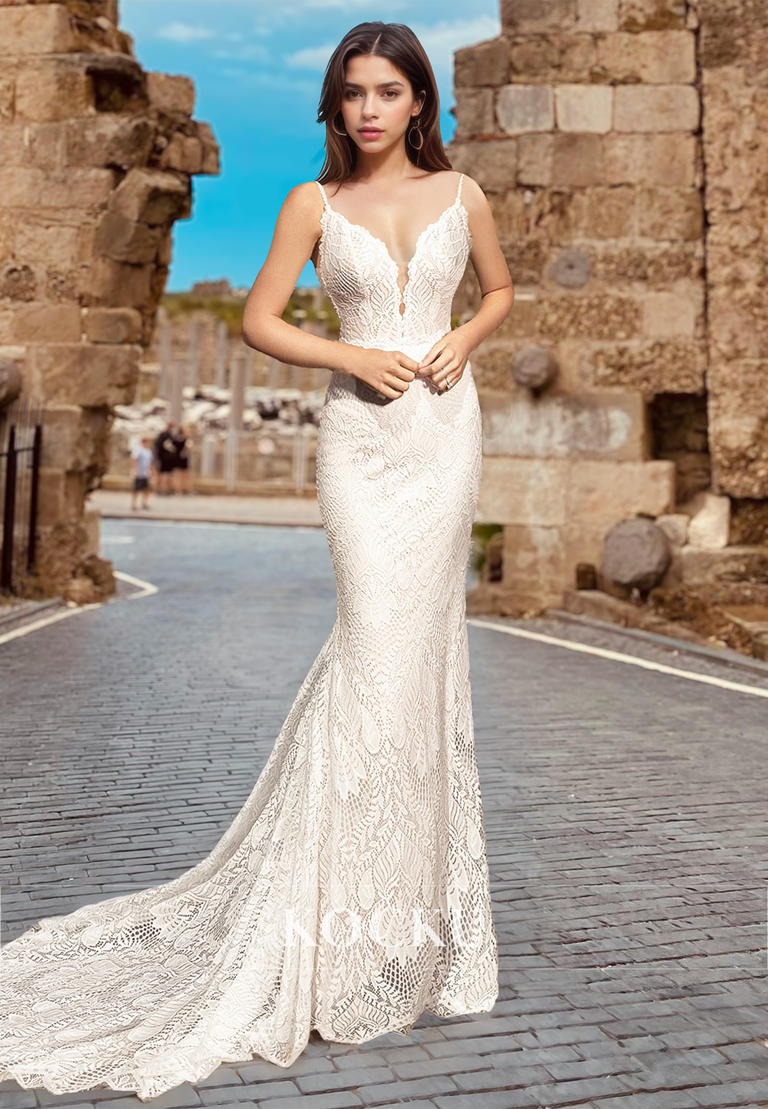 Glamorous Spaghetti Straps Mermaid V-Neck Applique Lace Wedding Dress with Train