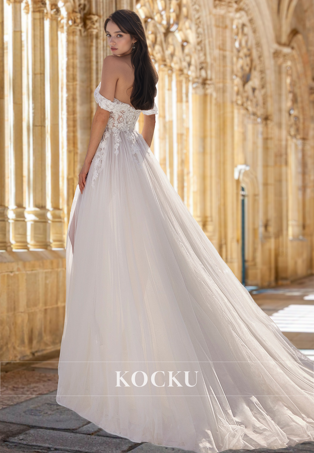 Beach Appliques Lace Wedding Dress A-Line Off-Shoulder Pleats Bridal Gown with Slit