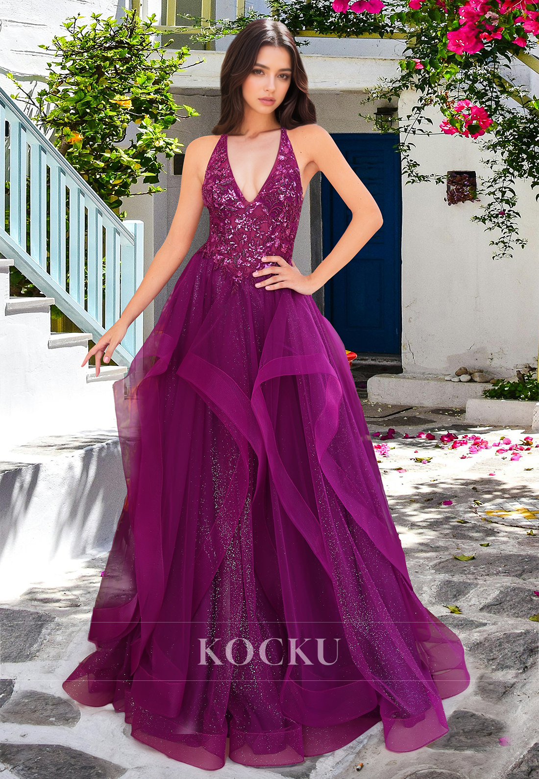 Striking Halter V-Neck Sleeveless A-Line Glitter Lace Party Prom Dress with Appliques