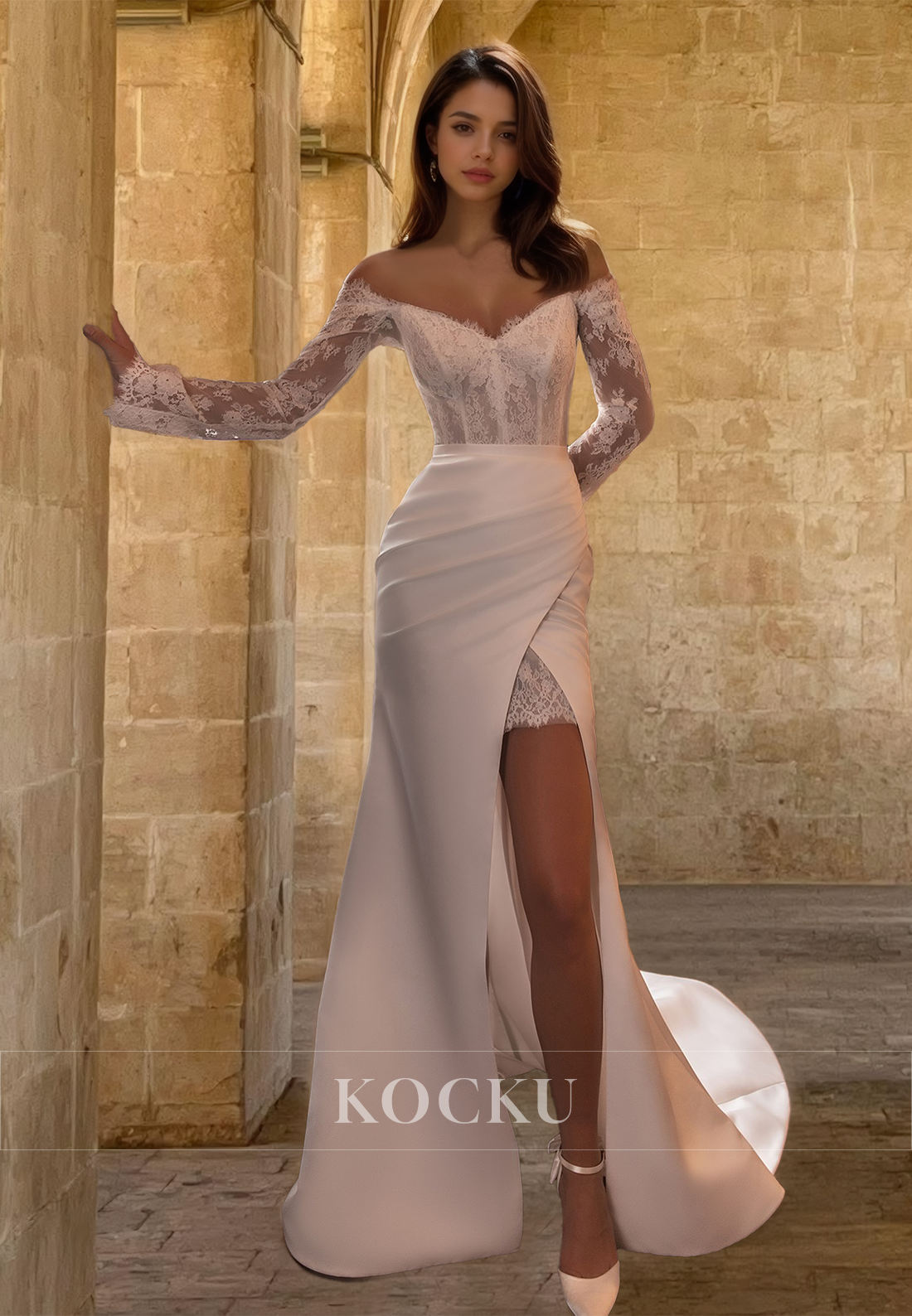 Long Sleeves Sweetheart Sheath Appliques Short Lace Wedding Dress with Detachable Overskirt