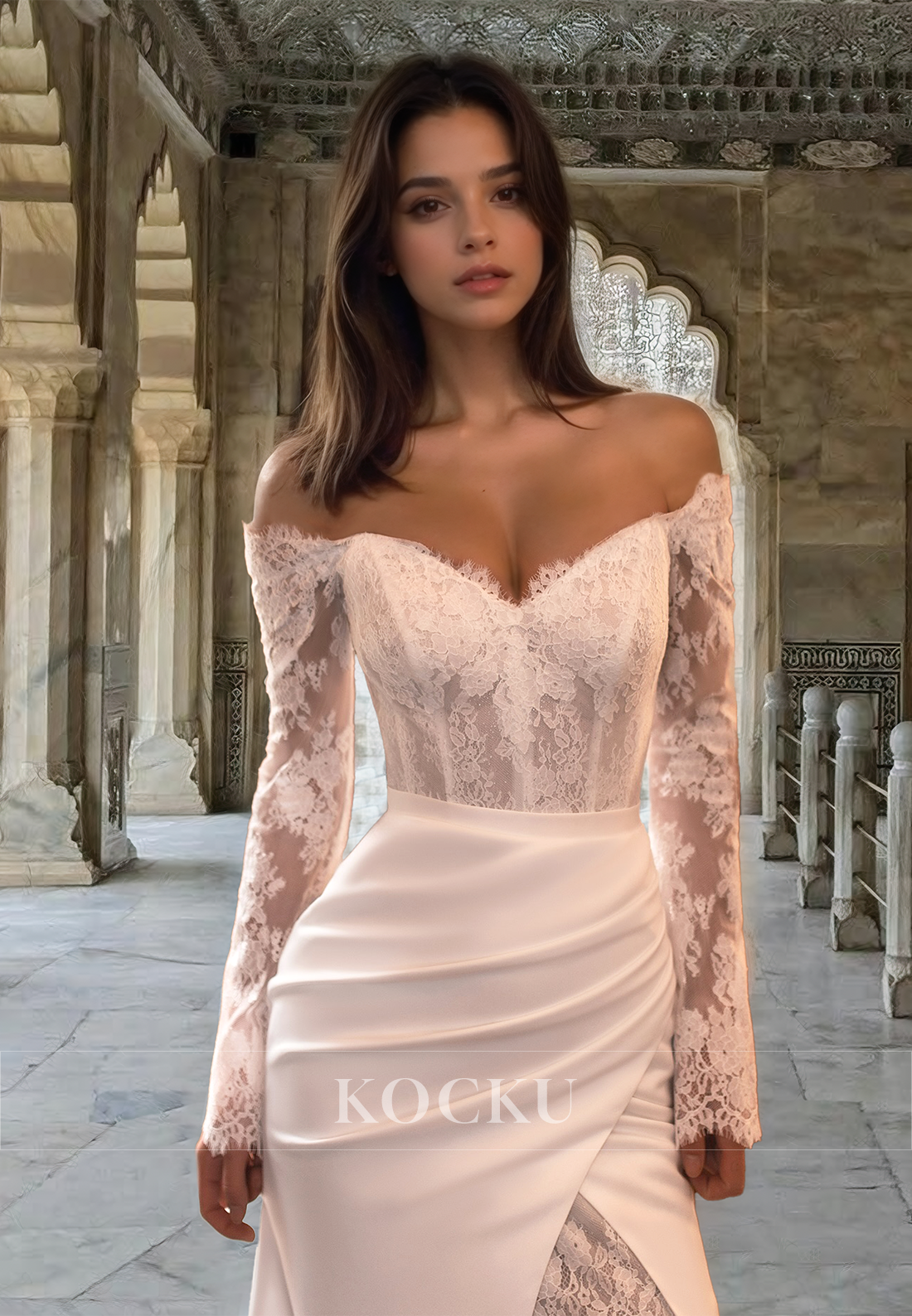 Long Sleeves Sweetheart Sheath Appliques Short Lace Wedding Dress with Detachable Overskirt