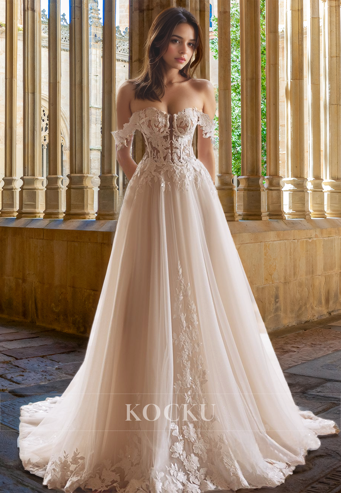Elegant A-Line Sweetheart Sleeveless Appliques Lace Beach Wedding Dress Boho Gown with Train