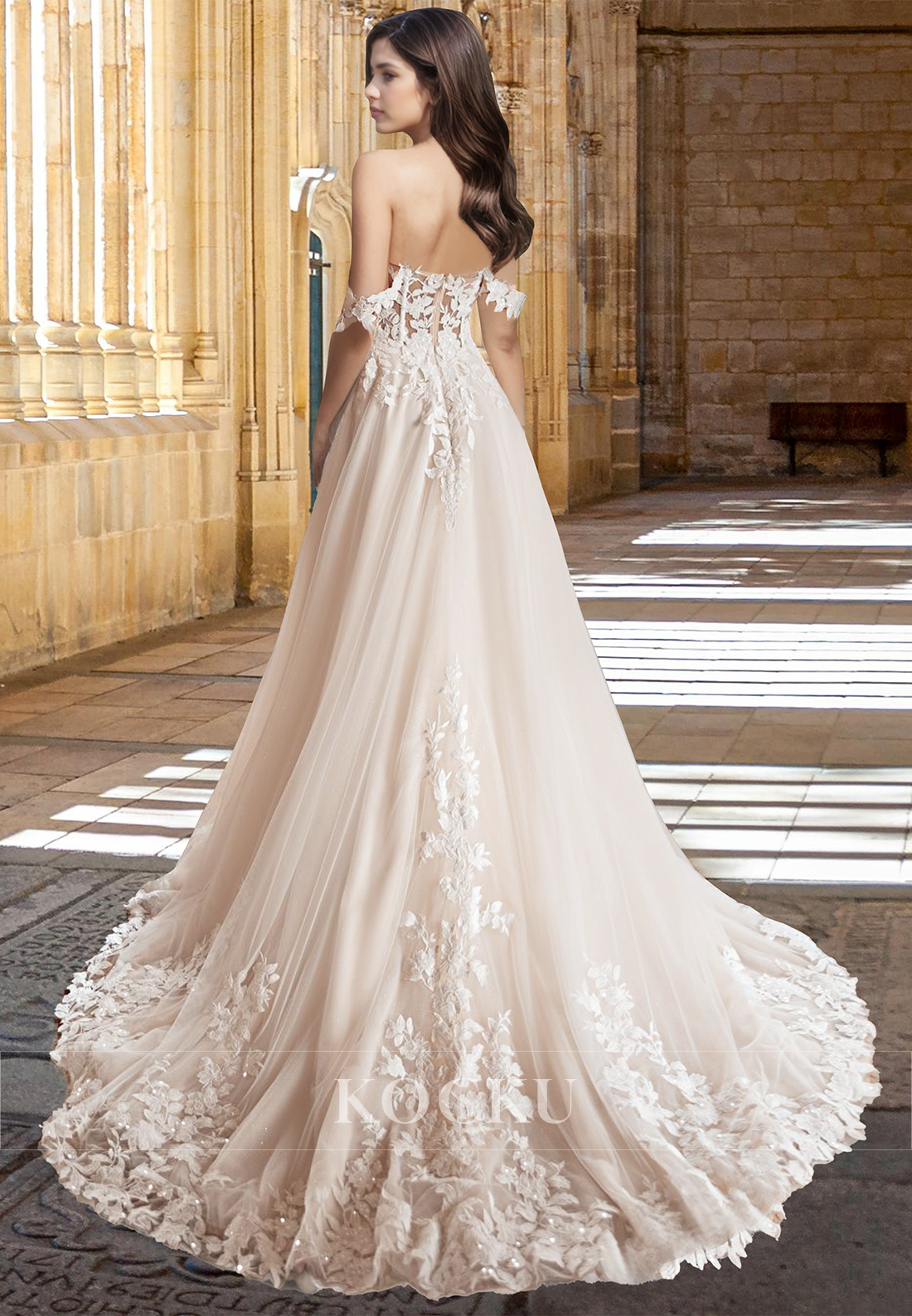 Elegant A-Line Sweetheart Sleeveless Appliques Lace Beach Wedding Dress Boho Gown with Train