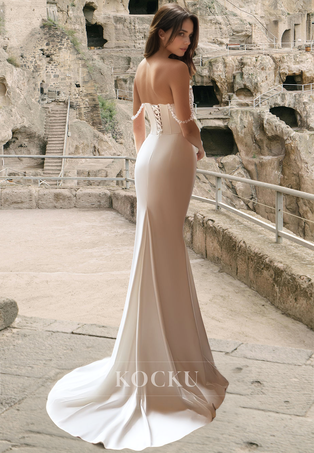 Distinctive Sweetheart Mermaid Sleeveless Satin Beaded Boho Wedding Gowns with Detachable Overskirt