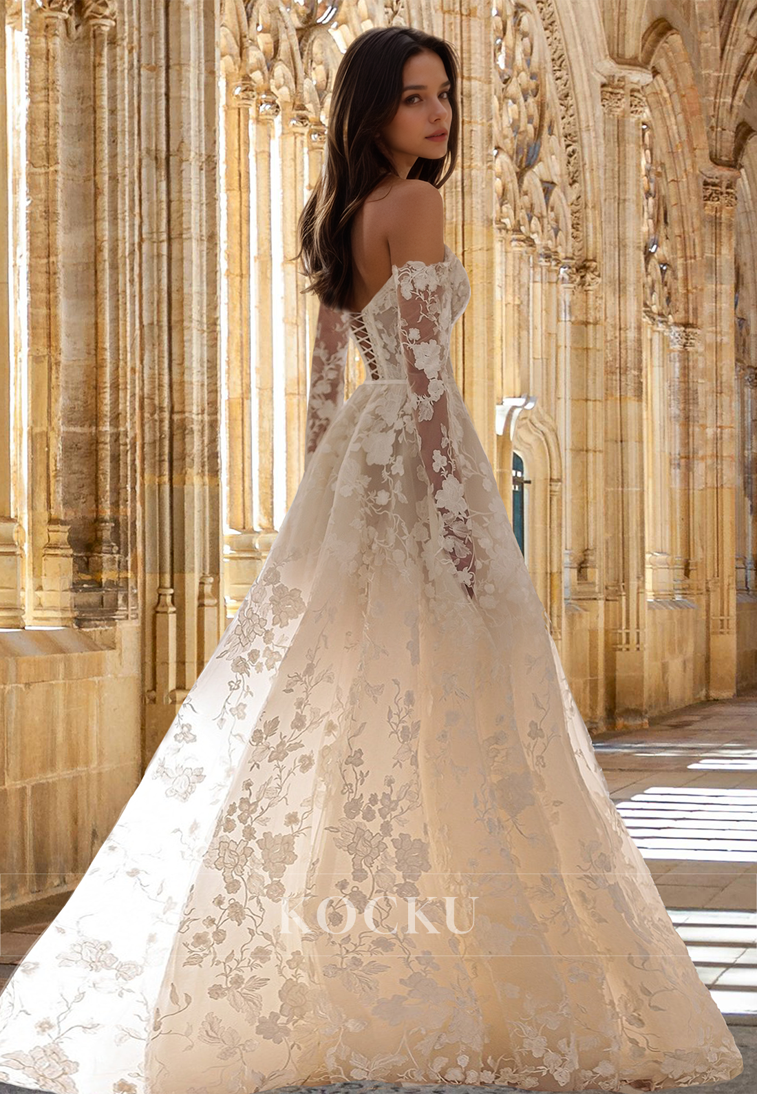 Romantic Long Sleeves A-Line Sweetheart Appliques Lace Wedding Bridal Gowns with Train