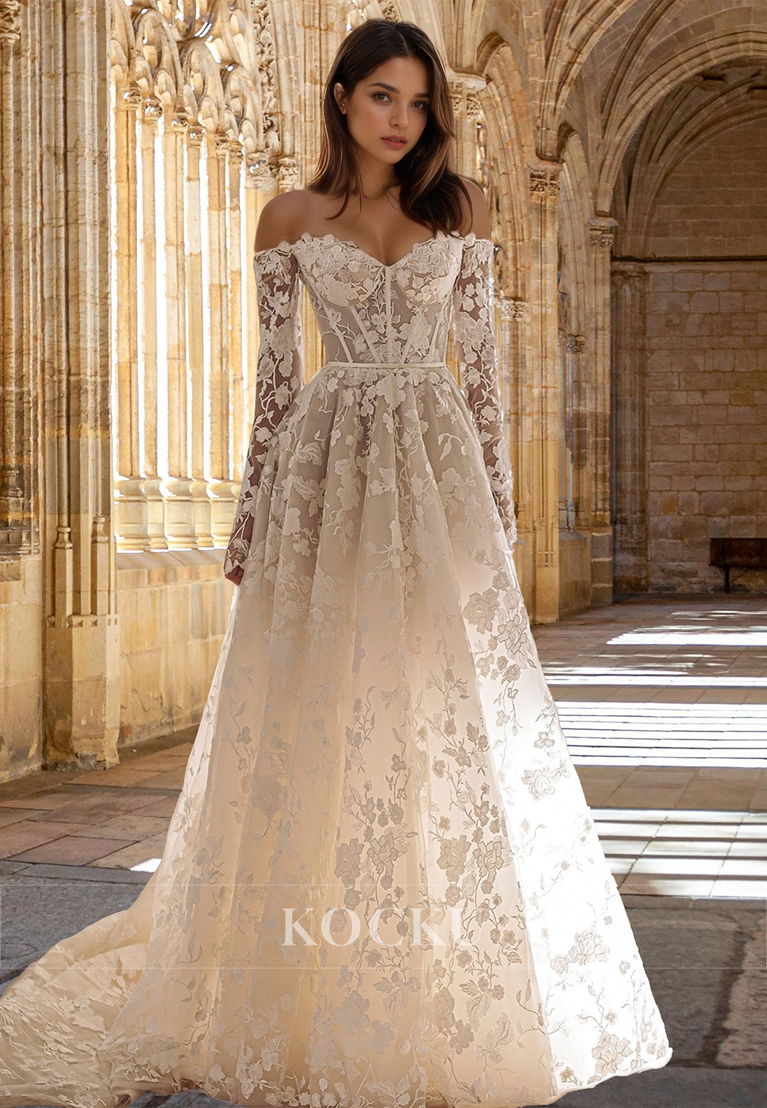 Romantic Long Sleeves A-Line Sweetheart Appliques Lace Wedding Bridal Gowns with Train