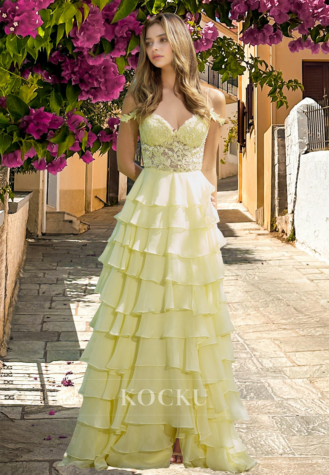 Beaded Sweetheart Straps A-Line Tiered Lace Ball Gowns with Appliques Ecening Prom Dress