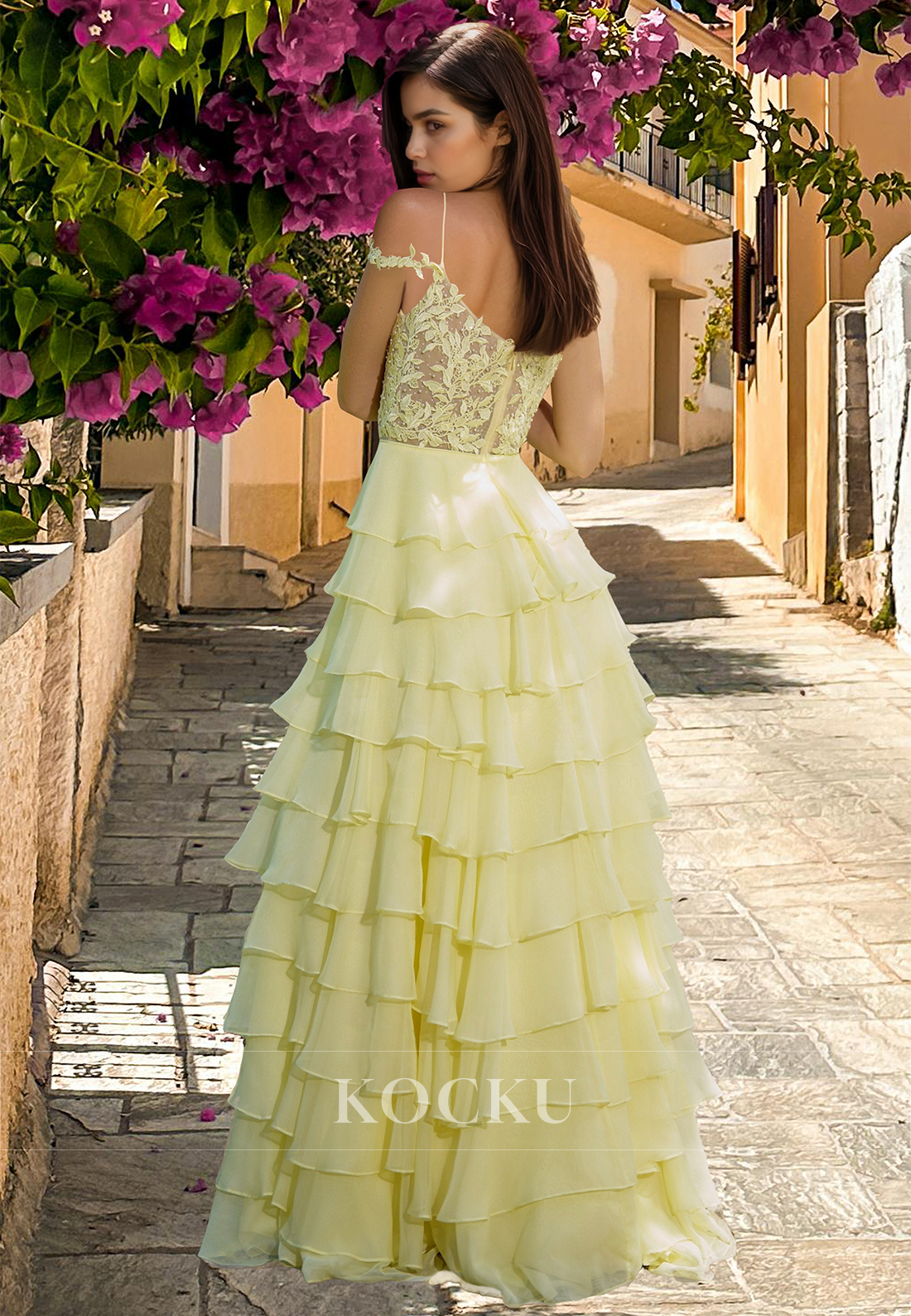 Beaded Sweetheart Straps A-Line Tiered Lace Ball Gowns with Appliques Ecening Prom Dress