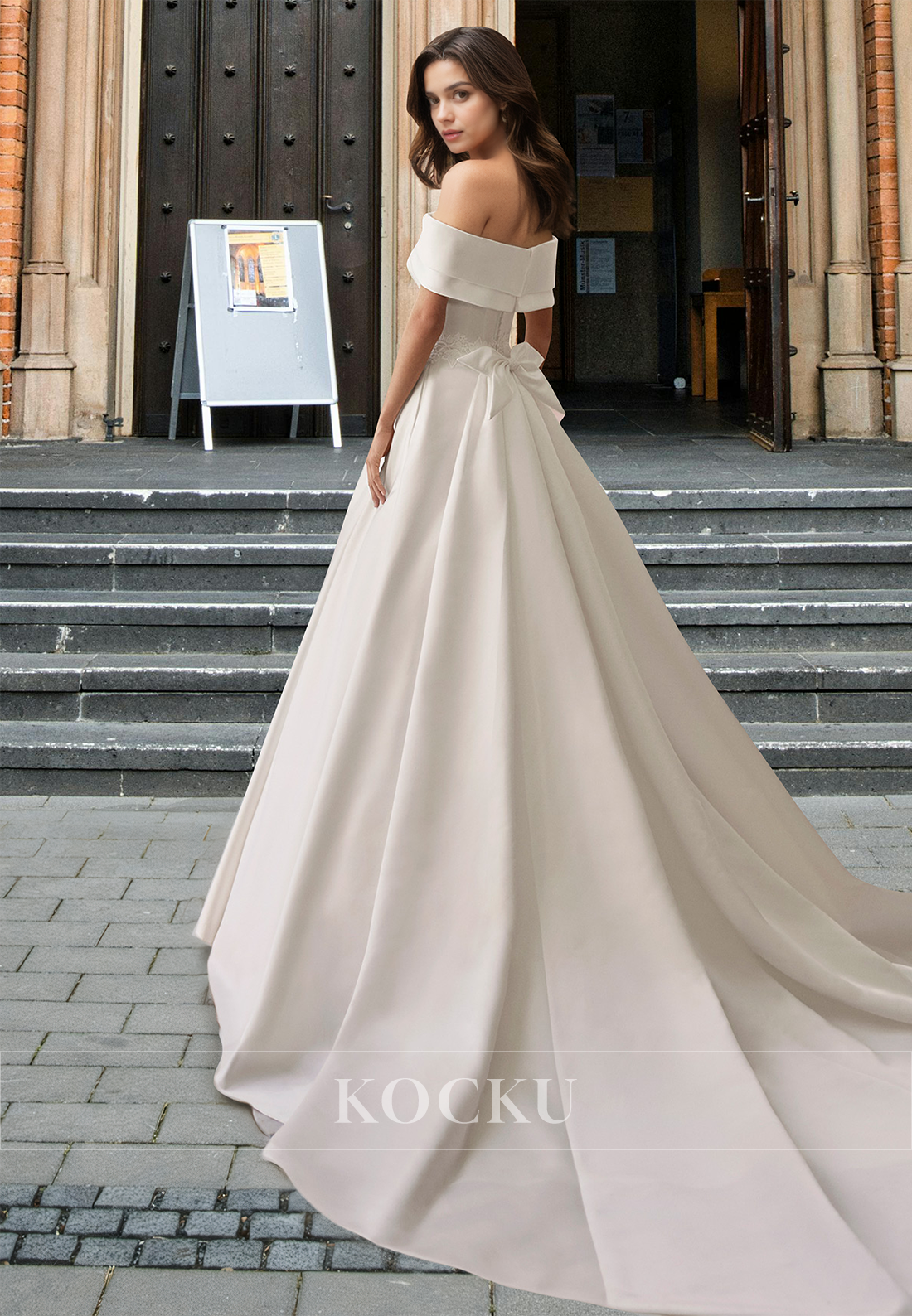 Elegant Tube Top A-Line Sleeveless Appliques Satin Wedding Dress Bridal Gowns with Train