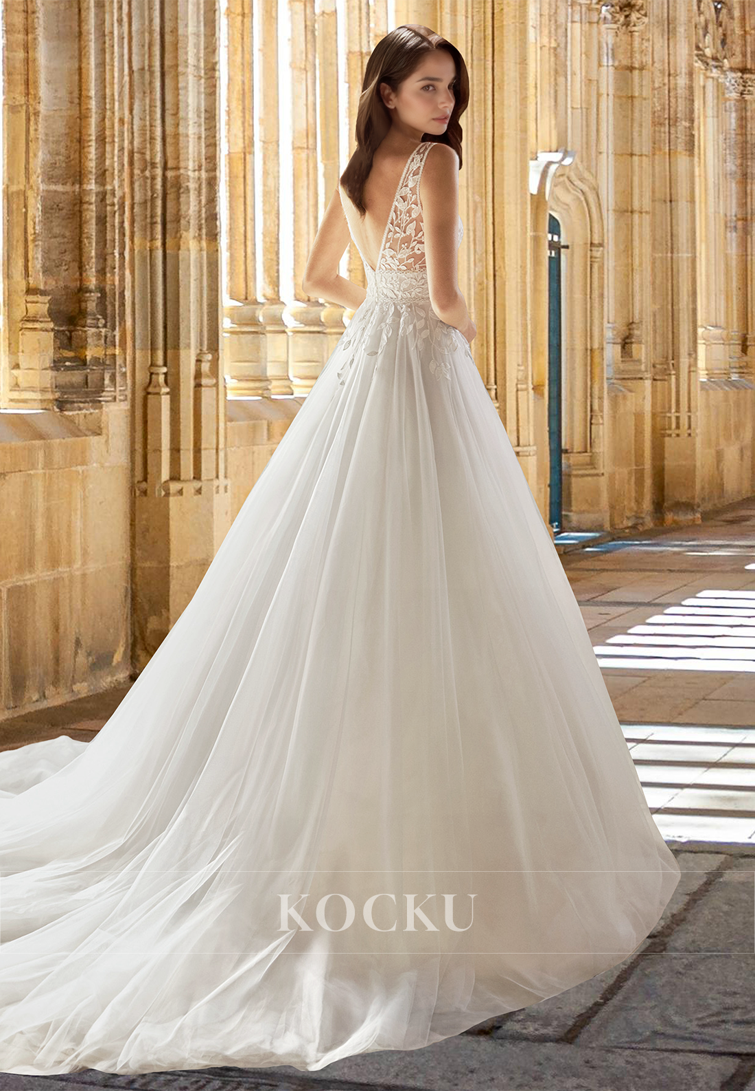 Elegant Deep V-Neck Straps Wedding Dress A-Line Lace Boho Gowns with Appliques