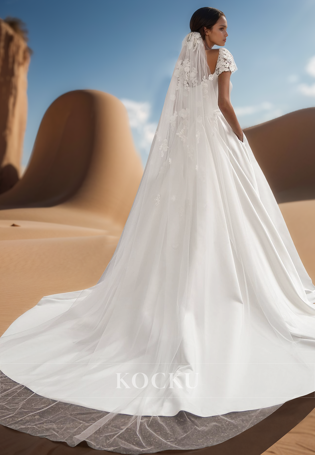 Elegant  Scoop Neck Short Sleeves A-Line Pleated Wedding Dress Bridal Gown with Appliques