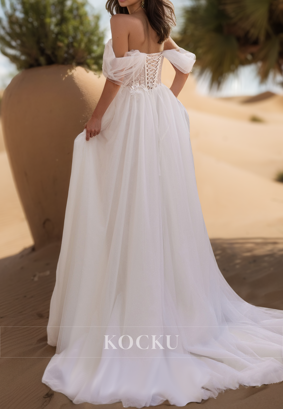 Chic Off-Shoulder Sweetheart A-Line Appliques Lace Wedding Dress Boho Gowns with Slit
