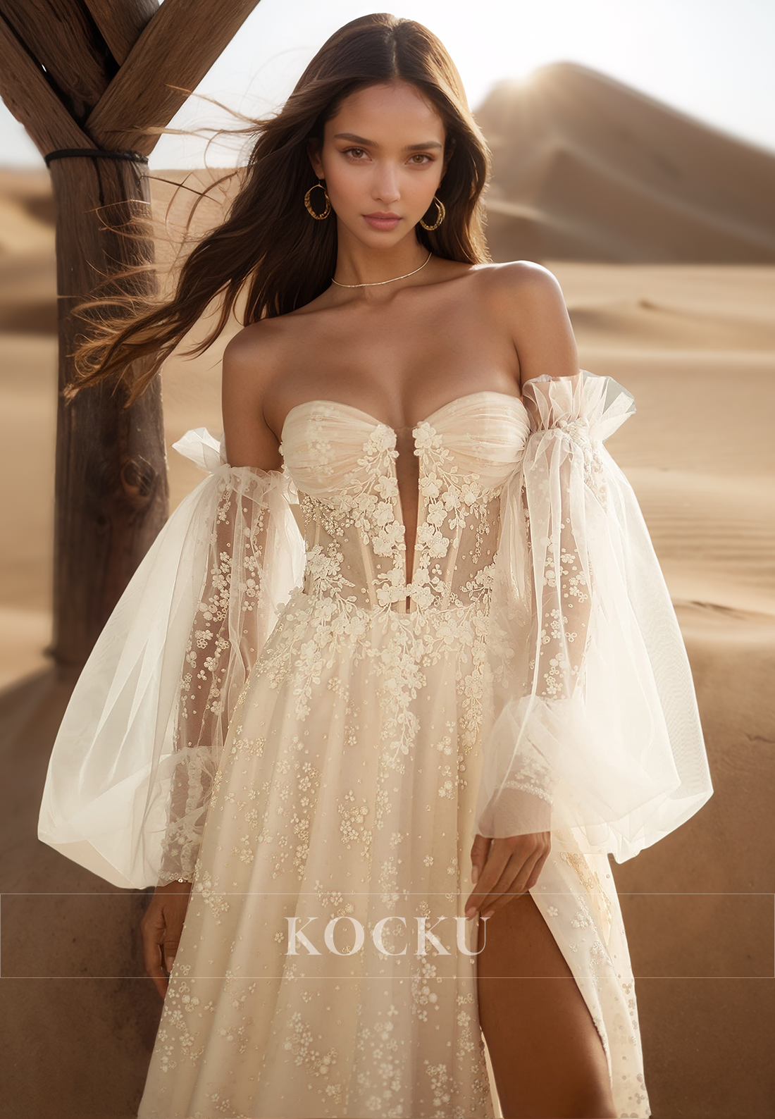 Romantic Sweetheart A-Line Long Sleeves Beaded Lace Wedding Dress Bridal Gown with Appliques
