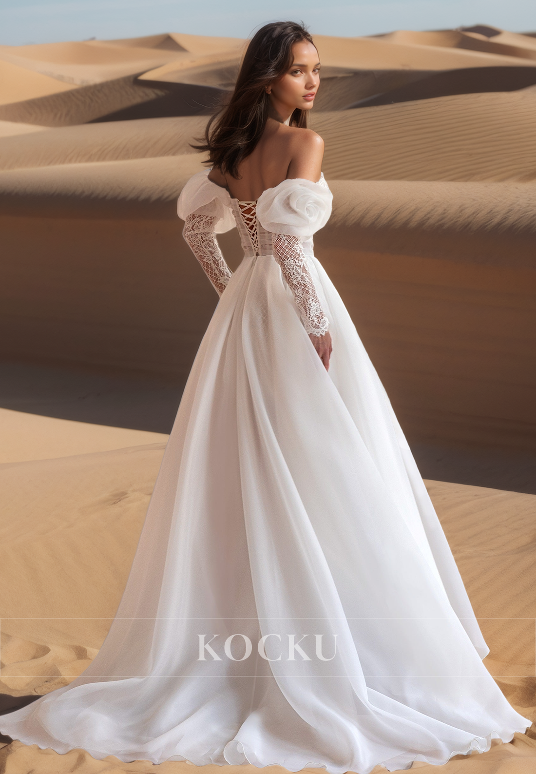 Classic Sweetheart Sleeves Appliques A-Line Lace Wedding Dress Bridal Gowns with Slit