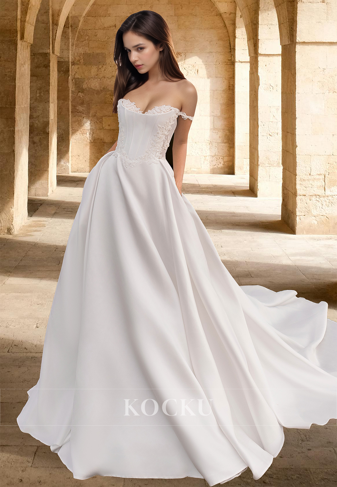Elegant A-Line Sweetheart Sweep Train Pleats Satin Wedding Dress Bridal Gowns with Appliques