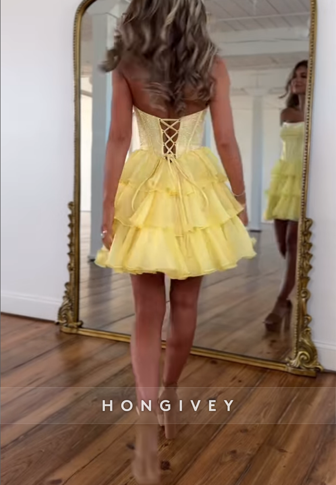 A-Line Strapless Ruched Crisscross Back Pleated Short Homecoming Dresses