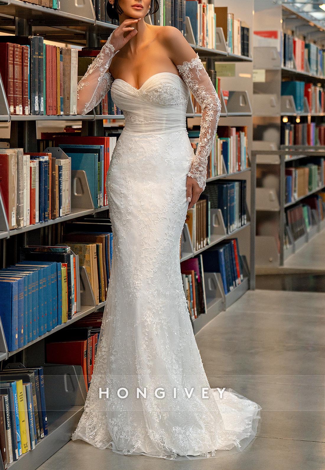 Lace Sweetheart Court Train Trumpet Low Back Wedding Dresses