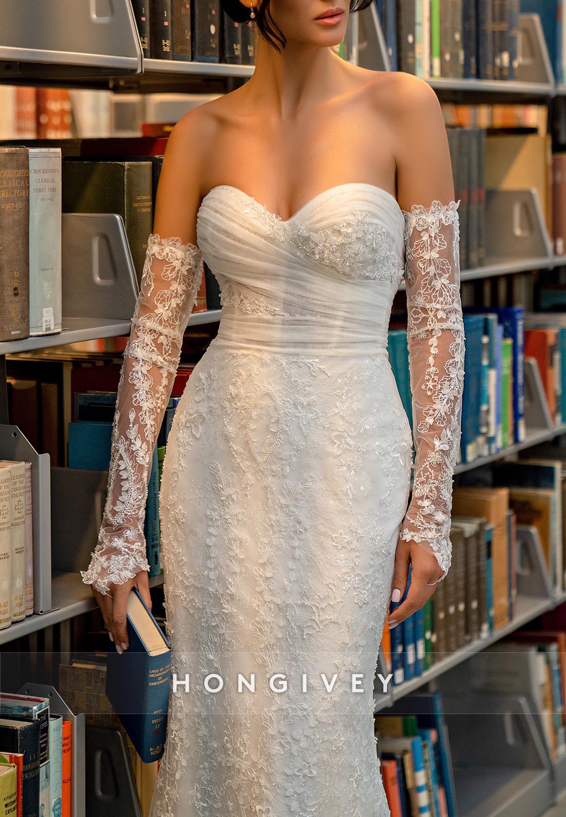 Lace Sweetheart Court Train Trumpet Low Back Wedding Dresses
